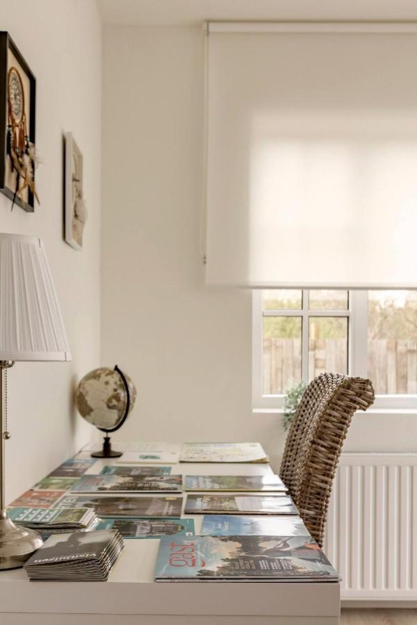 Maison Mathieu - landelijk gelegen vakantiewoning met alle comfort, airco, parking en speelgazon Bilzen Buitenkant foto