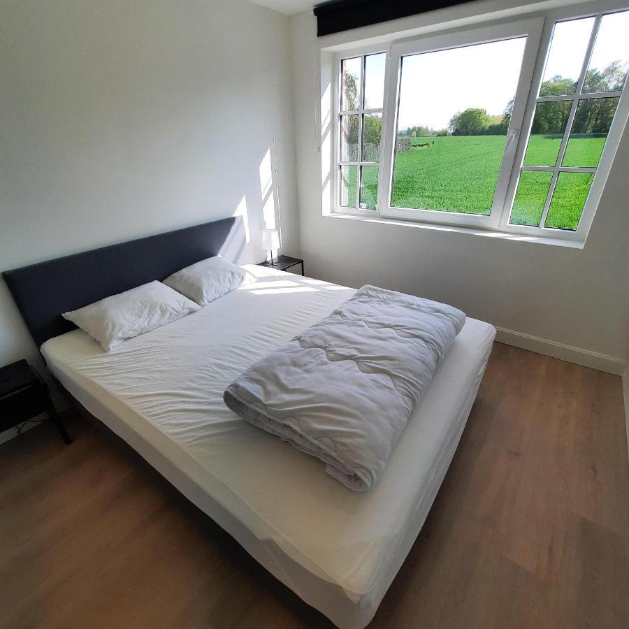 Maison Mathieu - landelijk gelegen vakantiewoning met alle comfort, airco, parking en speelgazon Bilzen Buitenkant foto